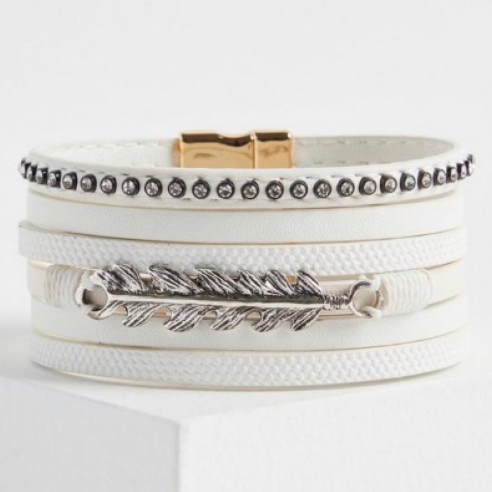 🆕 Studded and Leaf Magnetic Bracelet White Silver NWT Torrid New!